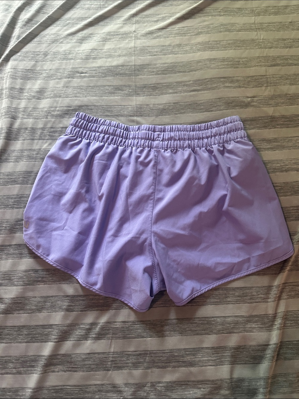 Vuori Women's Clementine Lavender Athletic Shorts with Drawstring Small - Picture 4 of 8